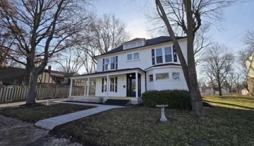 112 E Clinton St Clinton MO 16.jpg
